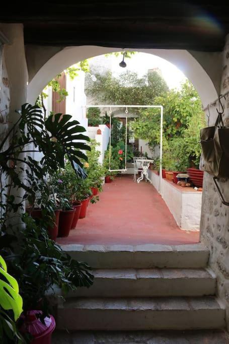 Christina'S Stone House Apartment Hydra  Extérieur photo