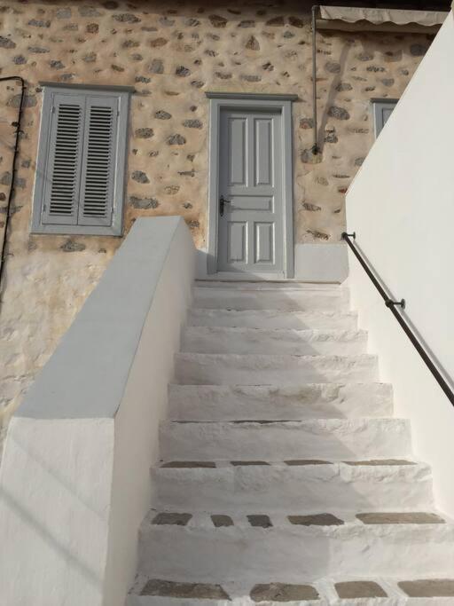 Christina'S Stone House Apartment Hydra  Extérieur photo